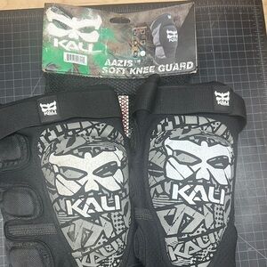 KALI Aazis soft knee guard